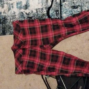 Red plaid skinny pants with butt lifting